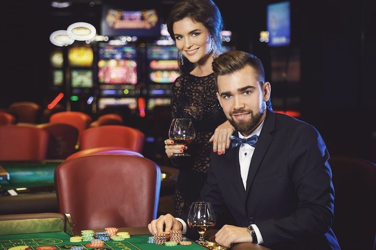 Pragmatic Play slot game Sweet Bonanza with cascading reels and bonus symbols highlighted